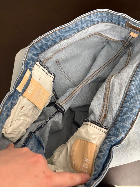 Kut from the Kloth Gwen High-Rise Wide-Leg Light-Wash Vintage Look Denim Jeans - Picture 10 of 13